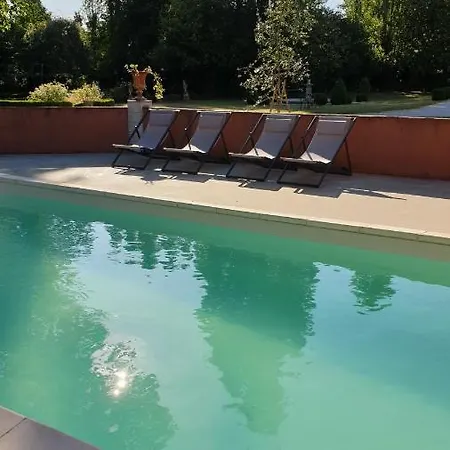 Penzion La Des Arts Savigne-l'Eveque